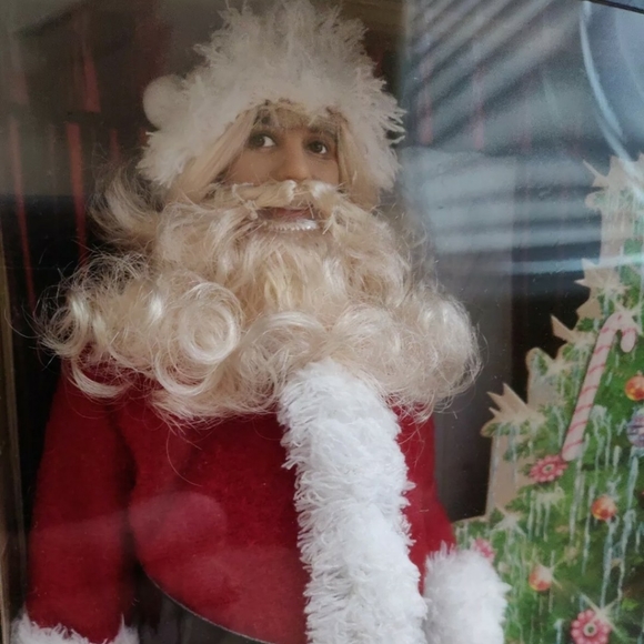 Barbie Ricky Ricardo Santa - Picture 3 of 3